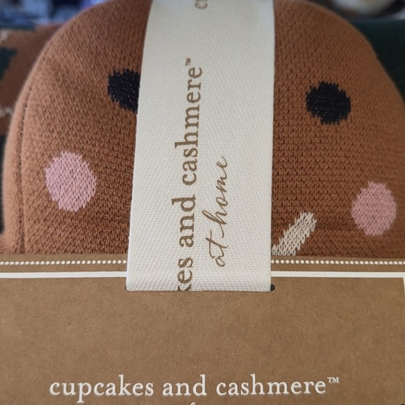 Cupcakes & Cashmere Gingerbread Pillow Set 2 pk New - Picture 6 of 7